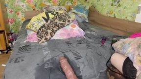 Dilated pupils, fuck machine and squirt non stop