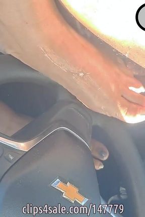 Munching on Ladora's Size 10 Feet N Toes with Her 1st Footjob