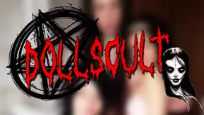 Violet plays with her delicious pussy - DOLLSCULT