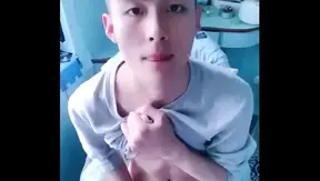 T's Internet Celebrity Shines in a Steamy Asian Gay Scene