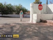 Brazzers - Rocky Emerson & Kaiia Eve Invite A Cop At The Back Of The Car To Have A Hot Threesome