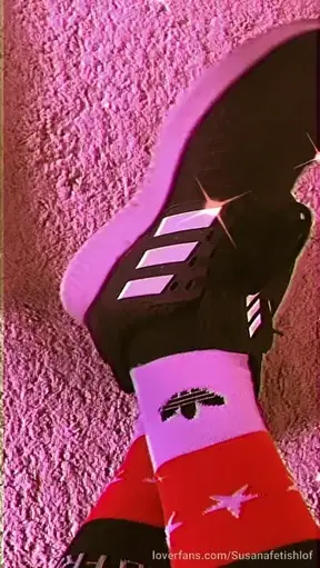 Me encanta el calzado deportivo Adidas Nike Puma... Si babeas viendo estas, imagínate si las hubieses lamido o me las hubieses regalado.... estas no están disponibles, me las regalo un sumi y las voy…