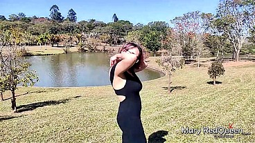ME EXIBI EM UM PARQUE E ACABEI DANDO EM CIMA DA ARVORE COM UMA ESTRANHA OLHANDO - I showed off in a park and ended up hitting the tree with a stranger watching. The black guy took me into the woods an