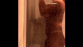 Aline tavares a trans mais acessada do interior paulista brincando no banho