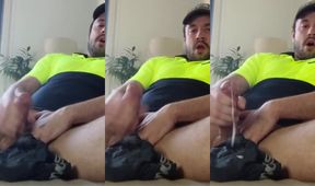 Tradie in Hi Vis Ravaged His Briefs with Thick Loads