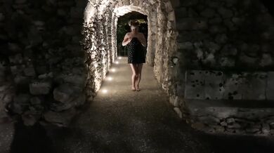 Busty Candy Alexa playing with her pussy in public park