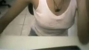 Kinky webcam slim chick in white top wanna show off her tits