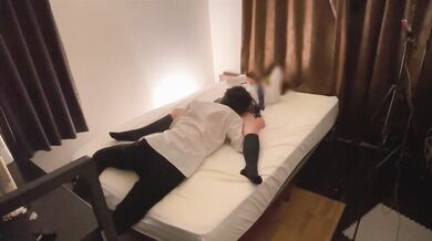 濃厚な精子を子宮にぶちまけて妊娠させる中出し動画