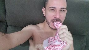 um tesao grande quando fico sozinho e com vontade de trepar.