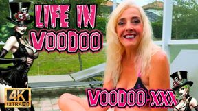 Bikini clad MILF gets you wet poolside