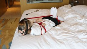 GG51 - Seilbondage of a Cute Barefoot Girl