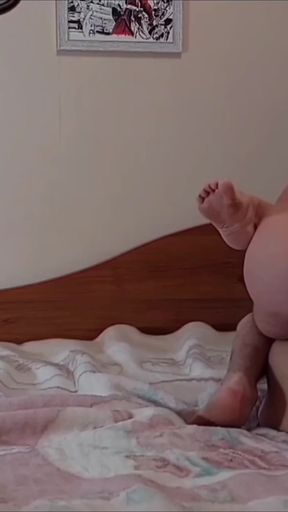 Amateur Blonde Mature Wife Enjoys Sex in Bed