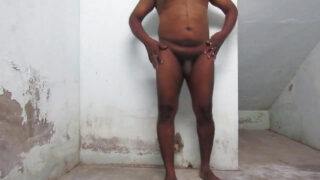 Tați amatori de culoare și indian cu puli mari își mângâie și își fut cururile unul altuia