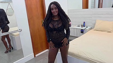 Na primeira vez gravando porno a safada Gabi Pretinha deu ate o cu na pele pro Jr Doidera que deixou ela toda gozada