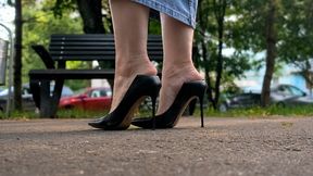 Bending high heels, crushed heel counters, collapsed heel counters, flattened heel counters, the backs of the shoes were crushed, the heel counters were bent down, wrecked Gianmarco Lorenzi high heels pumps
