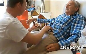 Pere pipe - Amateur Hunk Suce