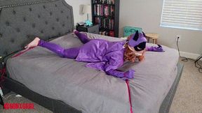 MinxGrrl - Batgirl Gets A Beat Down (WMV Format)