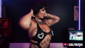 Horny Goth Angel Summer Offers Her Pussy On POV Sex