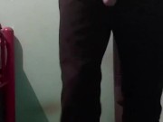 Me masturbó estando muy caliente solo en mi casa