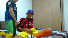 encontre al heterosexual futbolista viendo porno y temrino follandome