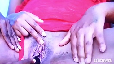 Une grosse bite defonse une chadasse se fait laper par une autre chaudasse