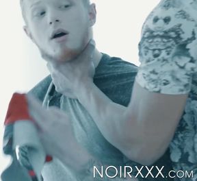 Bubble butt jock Zach Covington fucked by muscular BBC stud