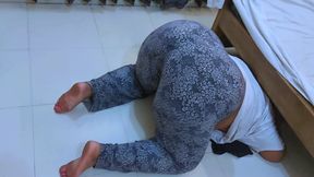 She Stuck Under Bed Because Her Ass Is Too Big Now She Want Anal Fuck From Video Viewers