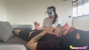 Handjob Tease While He’s Busy Cleaning My Feet
