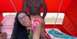 The outdoors fun on the public beach is an enough invitation for everyone