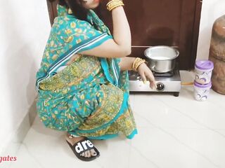 Hot Bhabhi Screwed During the time that Cooking In The Kitchen In Morning XXX Kitchen Sex