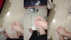 bateno punheta olhando a aninha no quarto sextoy