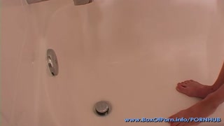 Sexy Porn Slut Sophie Strauss - BATH TIME Pussy Play!