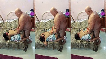 NOVINHA GOSTOSA BOA DE CAMA FAZ O COROA GOZAR MUINTOOOO