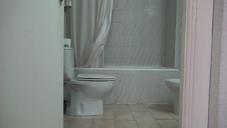 Belle-mère française de 50 ans laisse son beau-fils baiser son vieux vagin