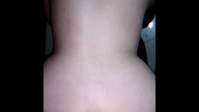 veo a mi vecina cachonda cambiandose y termina en una rica follada