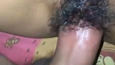 Pareja joven disfrutando del sexo