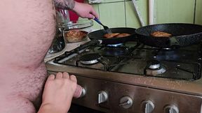 Slutty chef's cunnilingus while whipping up a savory supper for a lecherous gourmand