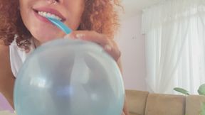 Everything looks different behind a cristal balloon nails2pop