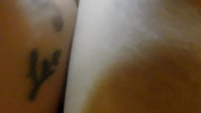 esposa ninfomana y muy puta se hace recojer el culo delante del marido y lo disfruta mucho