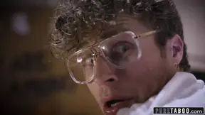 Sexy Vid Conspiracy Theorist Meets Sexy Alien Female