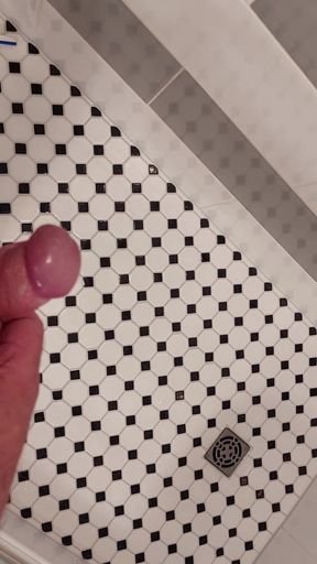 Splashing in the shower 😘