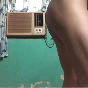 I record my stepbrother when he comes out of the bathroom, he masturbates well and swallows milk - youngpoder