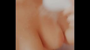 Des mains innocentes pour venir me frotter le dos?