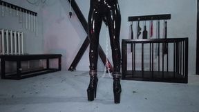 Black Latex Slavegirl Presentation