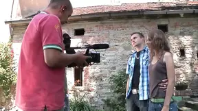 Real wife gets her pussy pounded by big cock while sucking in the garden