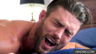 口交，无套，舔肛，接吻，肌肉男 – Cade Maddox 和 Ryan Rose 用巨根进行肛交