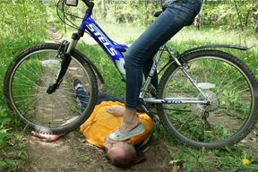 Extreme femdom adventures in the forest (g265, 2160p)