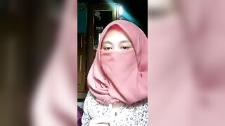 Istri orang bertudung