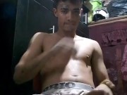 MASTURBACIÓN EN MI CUARTO ME PILLA MI MADRE 🤭🔥