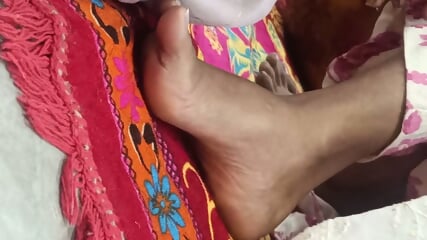 candid phone crush   indian feet   candid feet